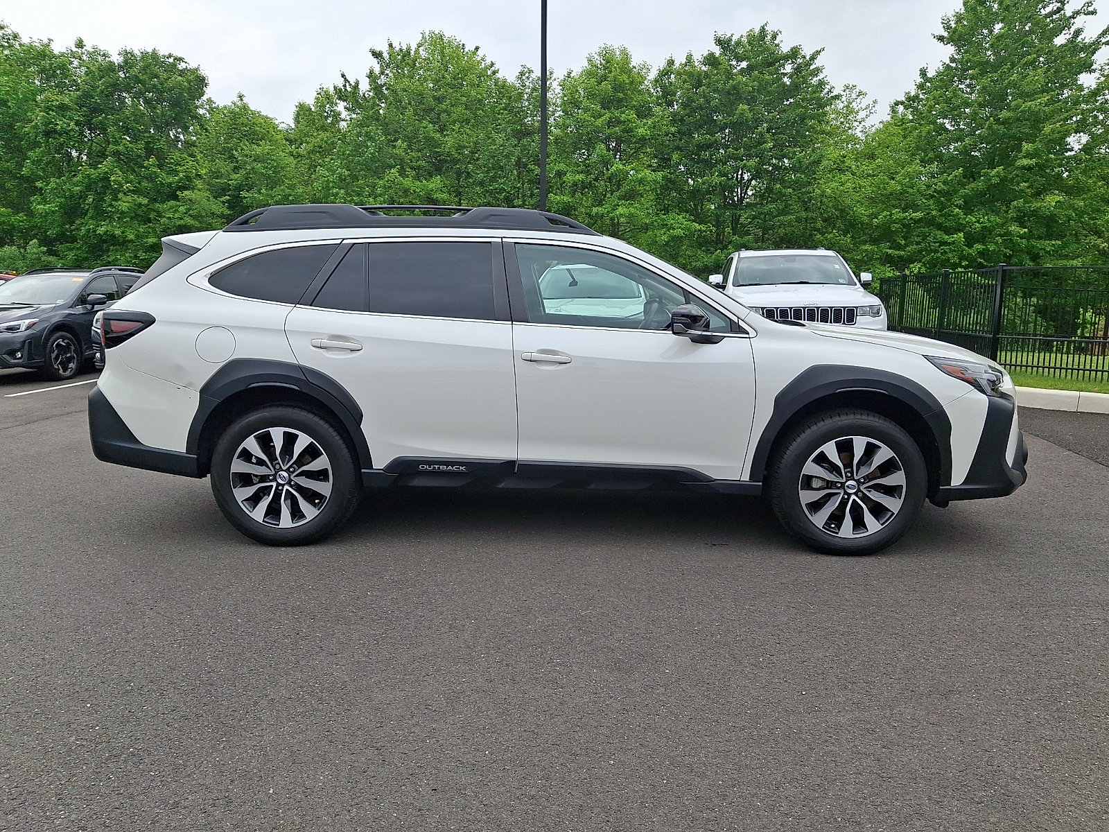 Certified 2023 Subaru Outback Limited AWD/4WD image 8
