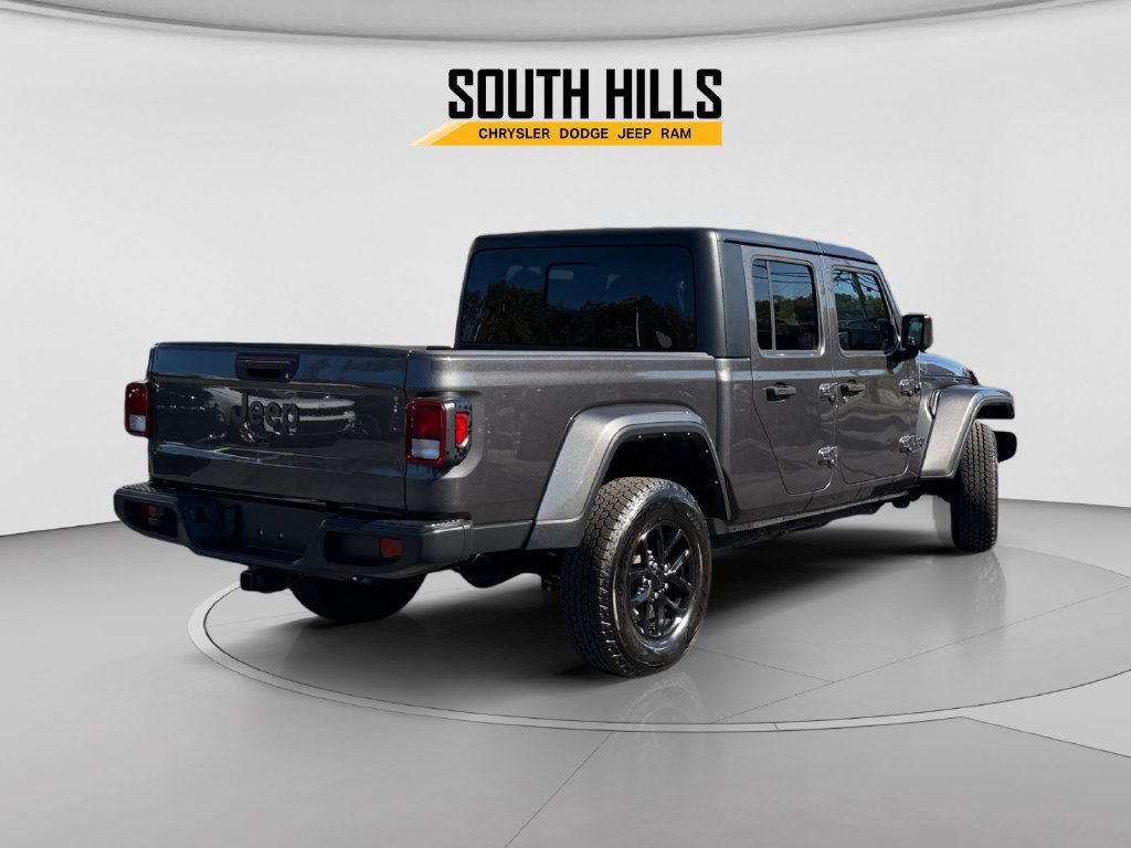 Used 2022 Jeep Gladiator Sport AWD/4WD image 5