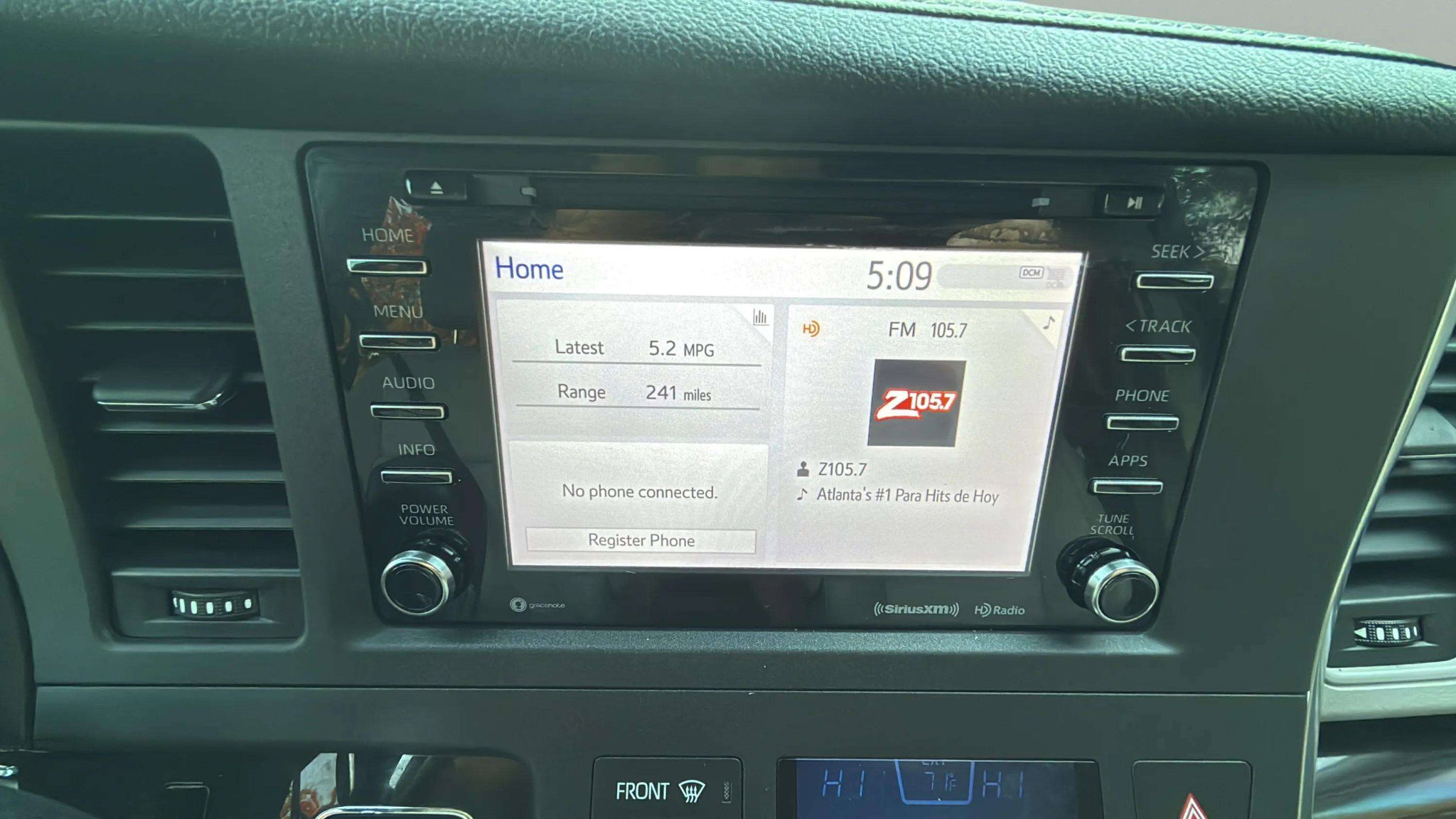 Used 2018 Toyota Sienna XLE image 27