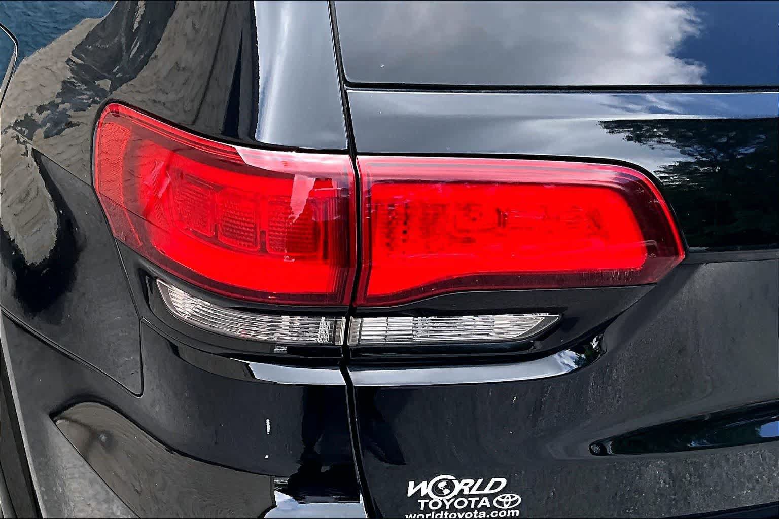 Used 2018 Jeep Grand Cherokee Altitude RWD image 29