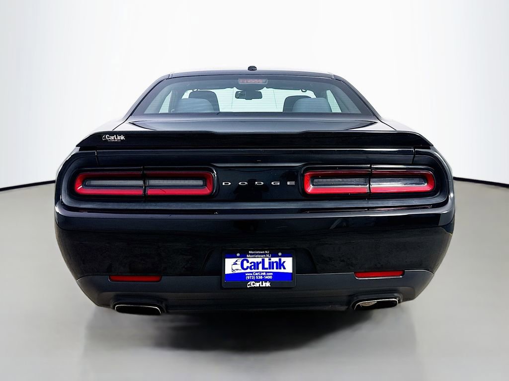 Used 2017 Dodge Challenger SXT RWD image 7