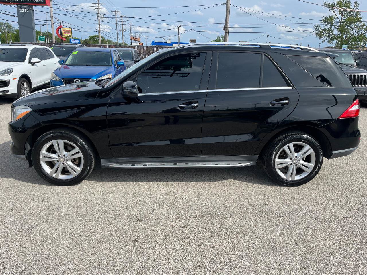Used 2013 Mercedes-Benz ML 350 BlueTEC 4MATIC image 2