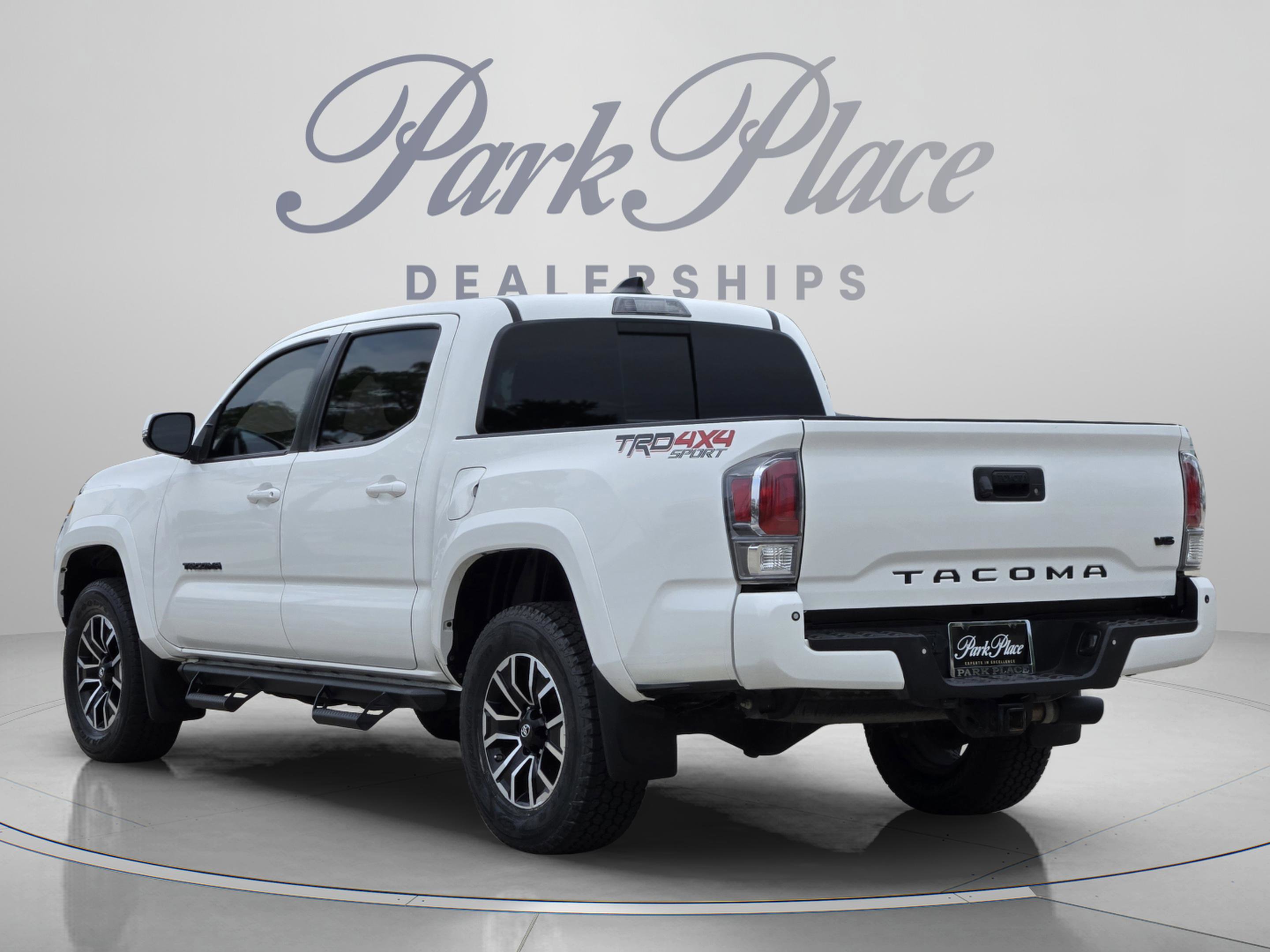 Used 2021 Toyota Tacoma TRD Sport w/ Technology Package AWD/4WD image 3