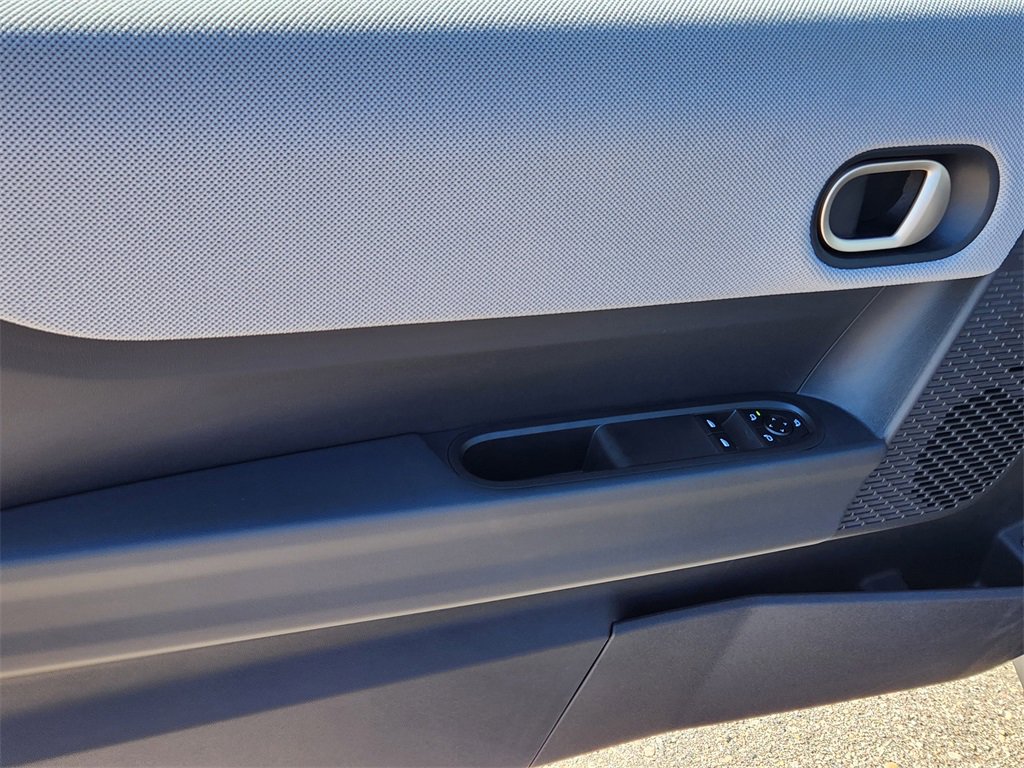 Used 2025 MINI Cooper 2-Door Hardtop image 6