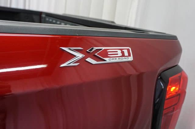 Used 2021 GMC Sierra 1500 SLT w/ SLT Premium Package AWD/4WD image 7