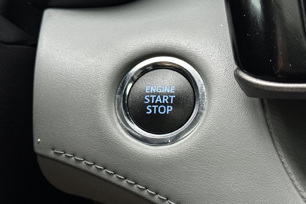 Used 2022 Toyota Highlander XLE AWD/4WD image 28