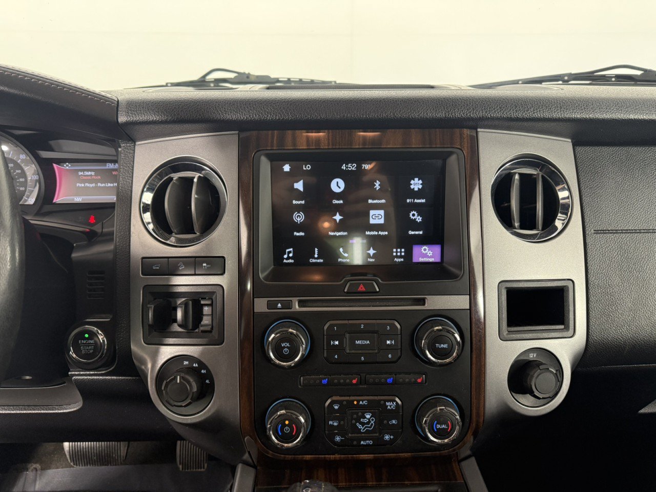 Used 2016 Ford Expedition EL Platinum AWD/4WD image 21
