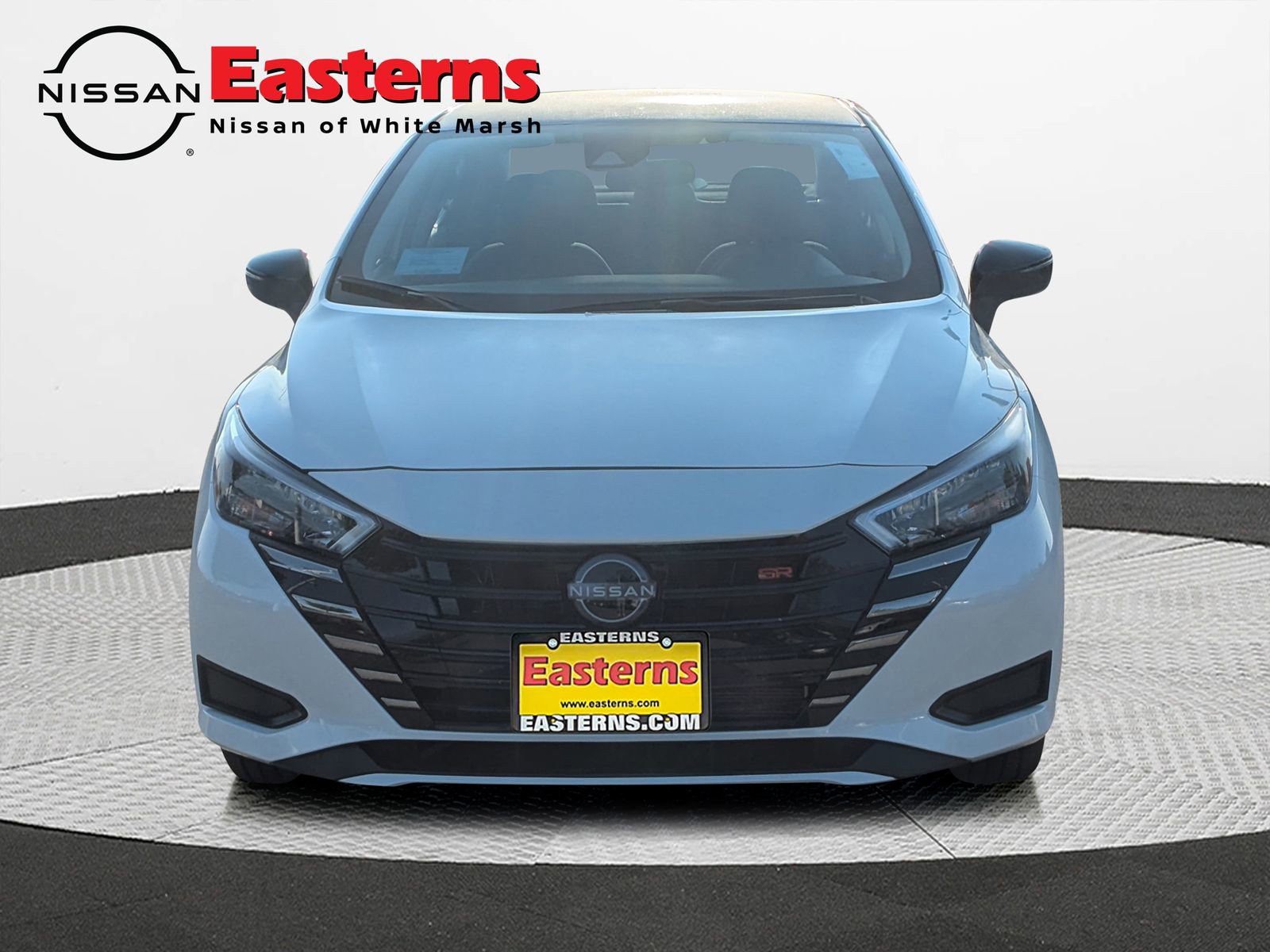 New 2025 Nissan Versa SR w/ Trunk Package image 3