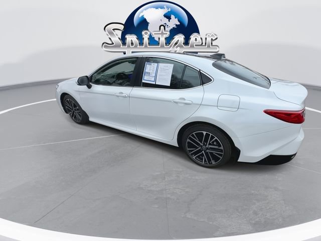 Used 2025 Toyota Camry XLE image 7