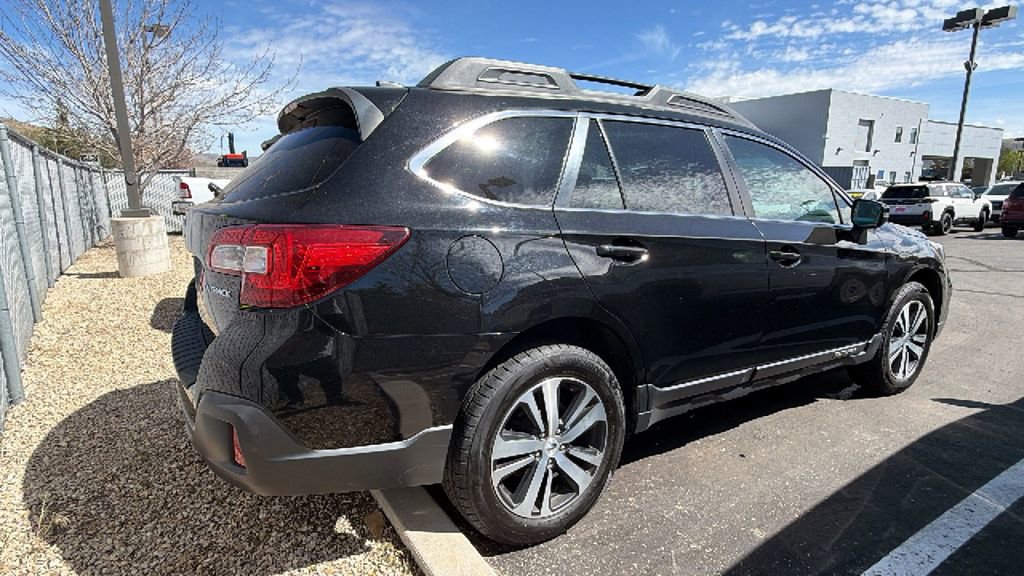 Used 2018 Subaru Outback 2.5i Limited image 2