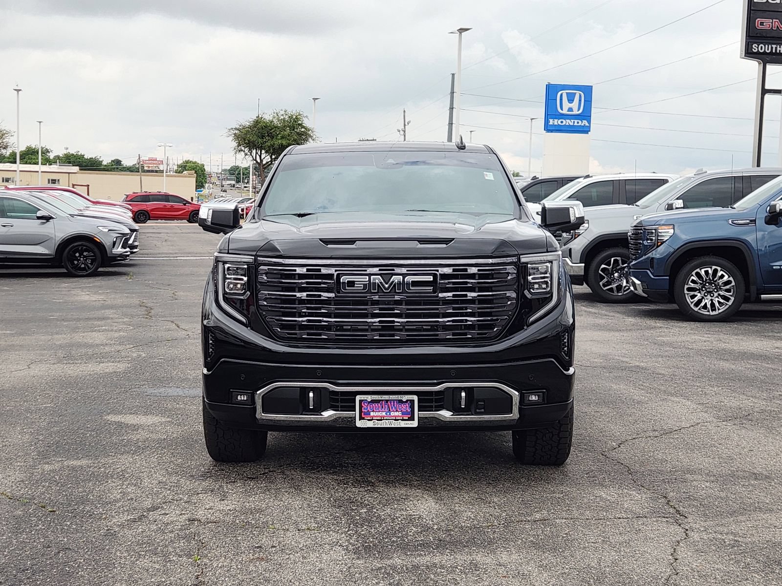 Used 2025 GMC Sierra 1500 Denali Ultimate AWD/4WD image 6