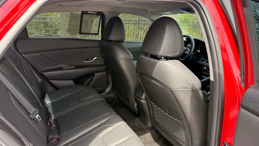 Used 2023 Hyundai Elantra Limited image 33