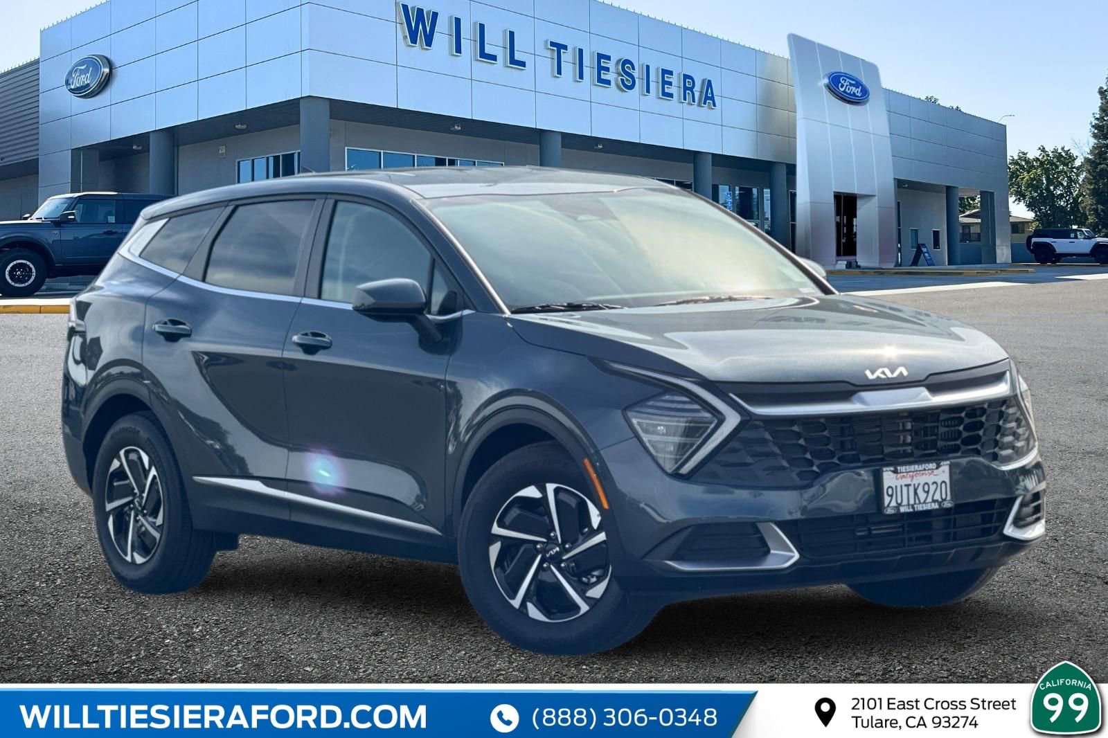 Used 2025 Kia Sportage LX image 1