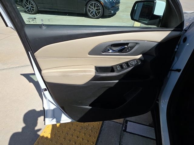 Used 2023 Chevrolet Traverse LS w/ Safety Package image 11