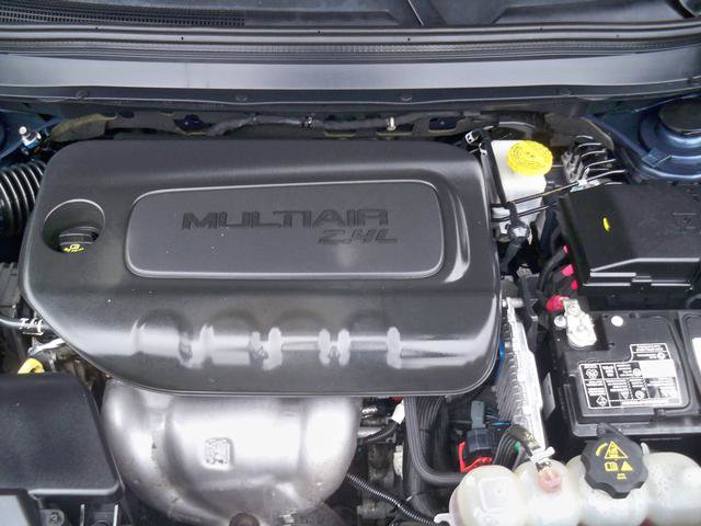 Used 2019 Jeep Cherokee Latitude w/ Cold Weather Group image 9