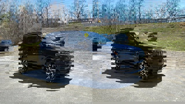 Certified 2025 Jeep Compass Limited w/ Elite Group AWD/4WD image 2