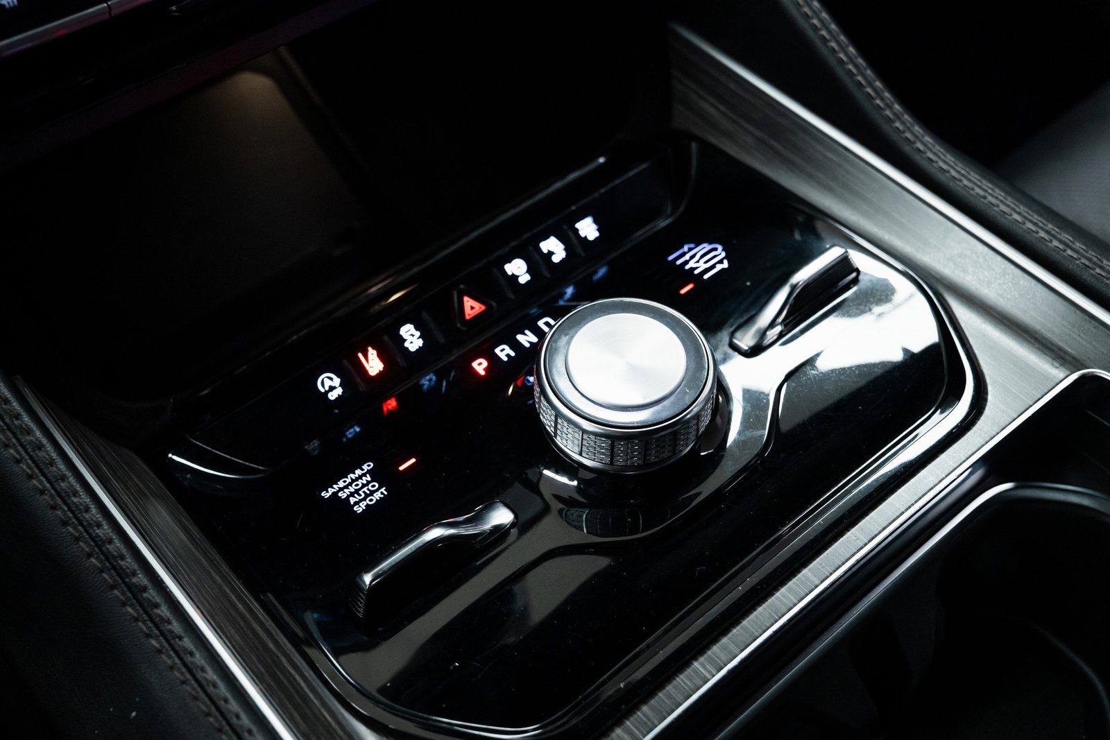 Used 2024 Jeep Wagoneer Series II w/ Convenience Group I image 15