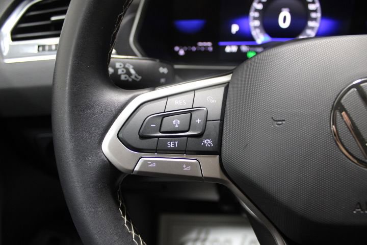 Used 2024 Volkswagen Tiguan Wolfsburg Edition image 30