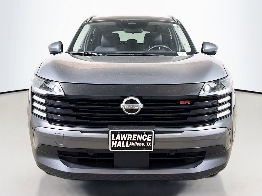 Used 2025 Nissan Kicks SR image 2