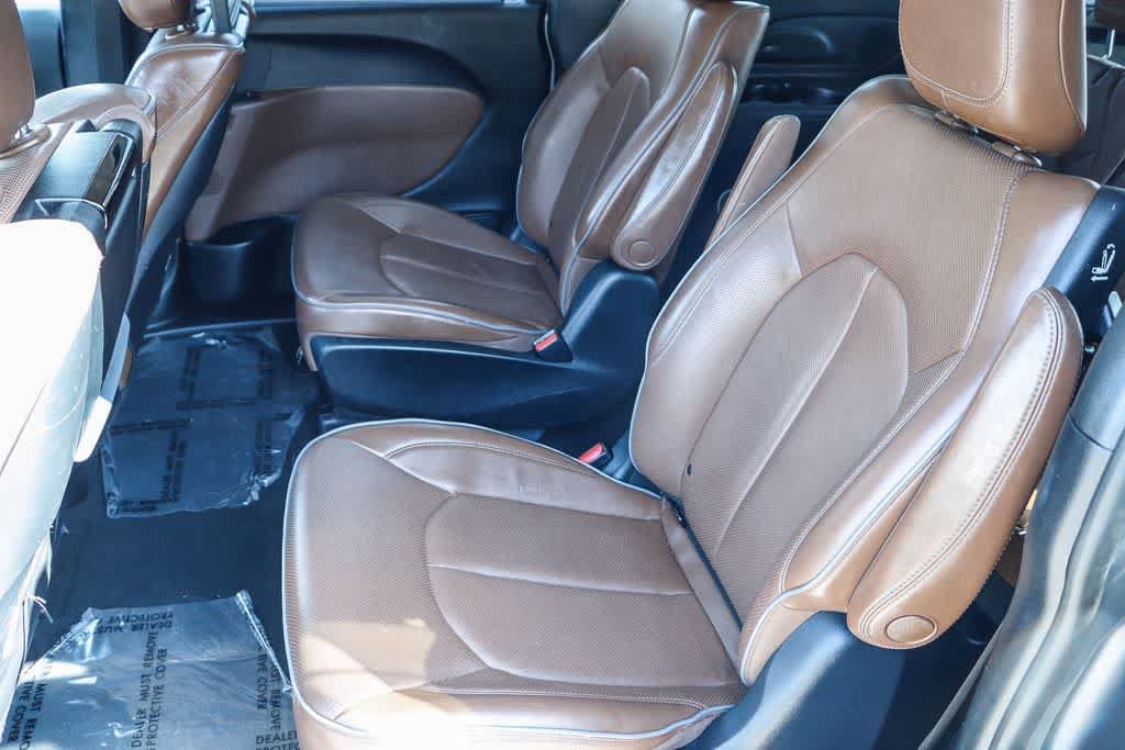 Used 2019 Chrysler Pacifica Limited w/ Advanced Safetytec Group FWD image 19