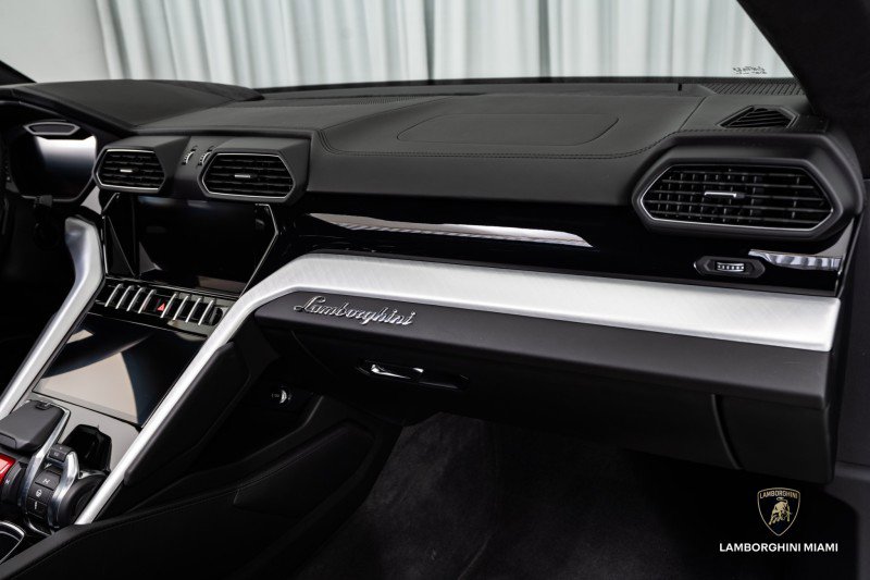 Used 2021 Lamborghini Urus image 52