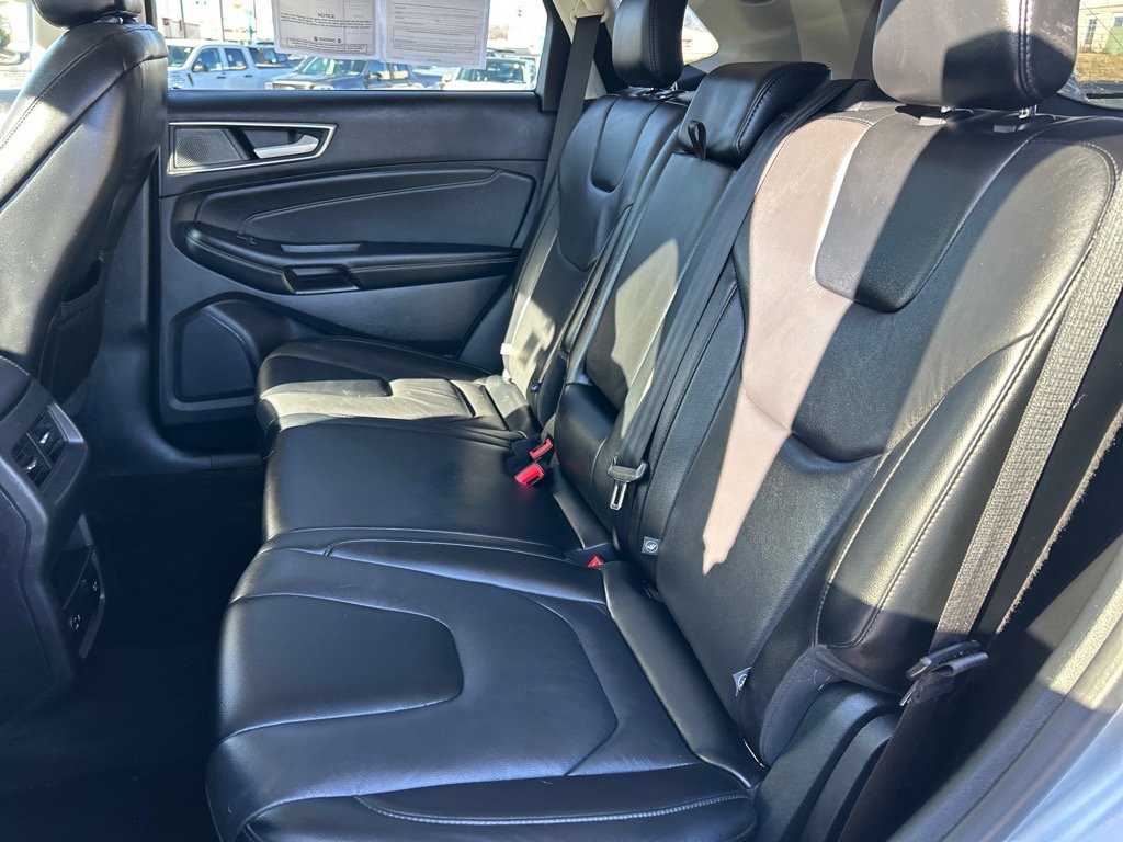 Used 2022 Ford Edge Titanium image 9