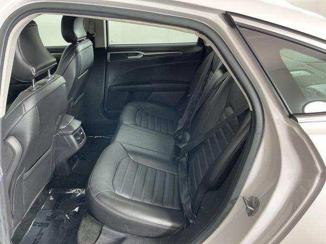 Used 2016 Ford Fusion SE w/ Equipment Group 502A FWD image 28