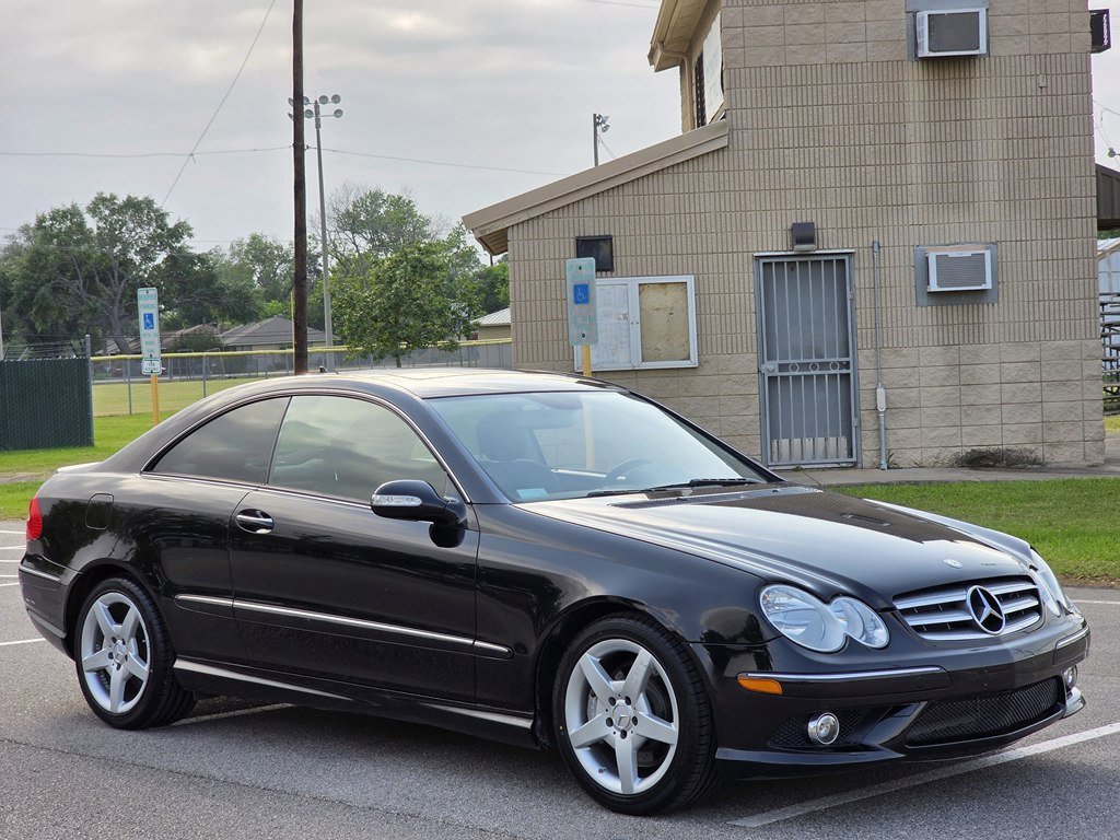 Used 2009 Mercedes-Benz CLK 350 Coupe image 3