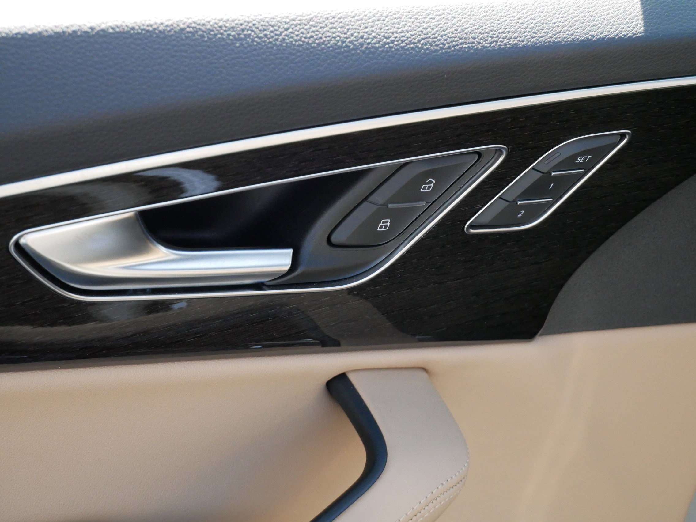 Used 2022 Audi Q7 Premium Plus image 19