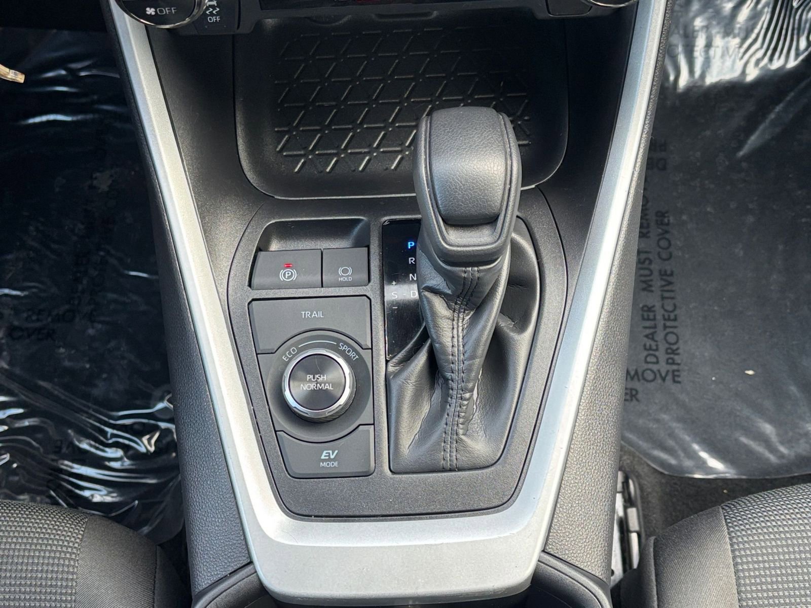 Used 2025 Toyota RAV4 LE image 37