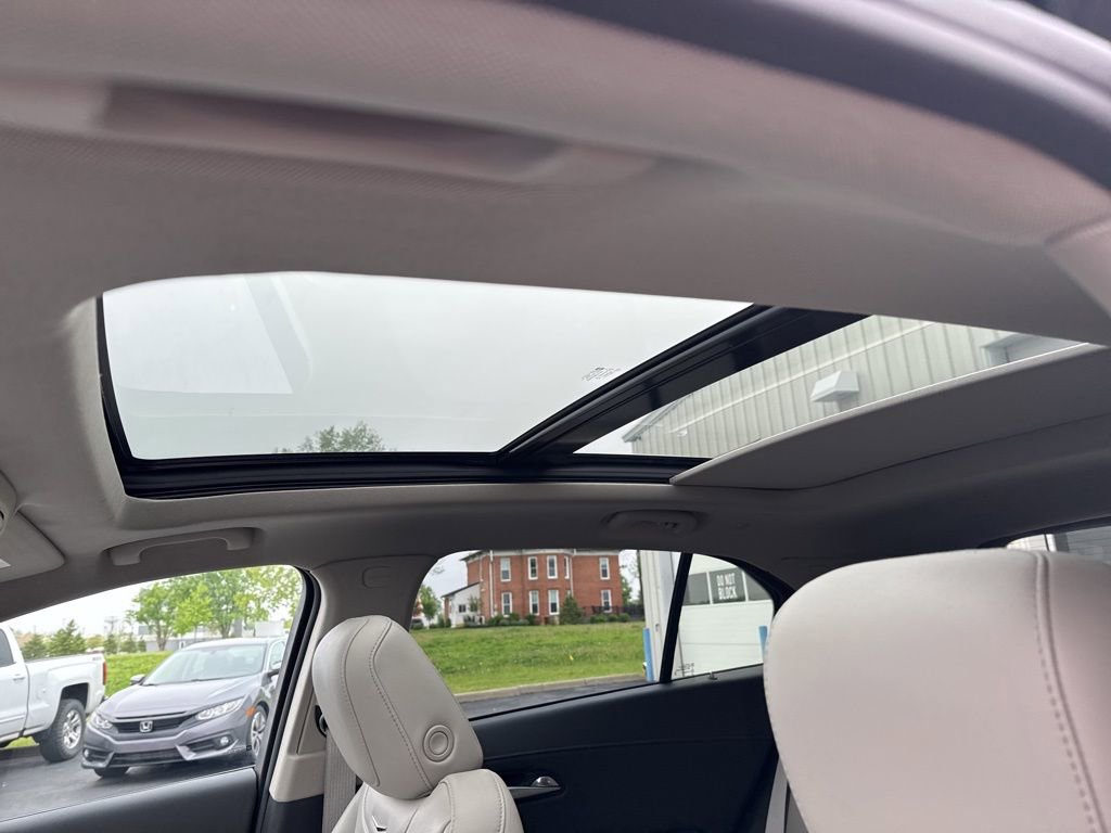 Used 2023 Cadillac XT4 Premium Luxury w/ Cold Weather Package FWD image 32