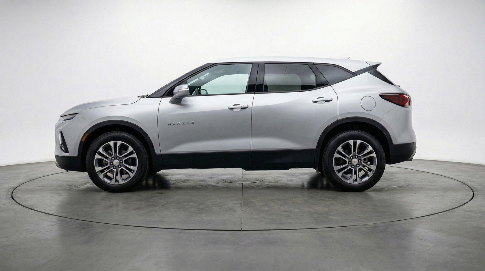 Used 2025 Chevrolet Blazer LT FWD image 5