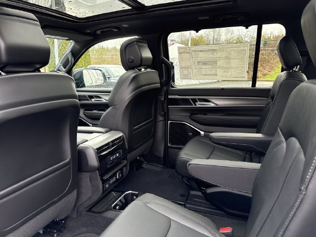 New 2026 Jeep Grand Wagoneer Limited AWD/4WD image 19