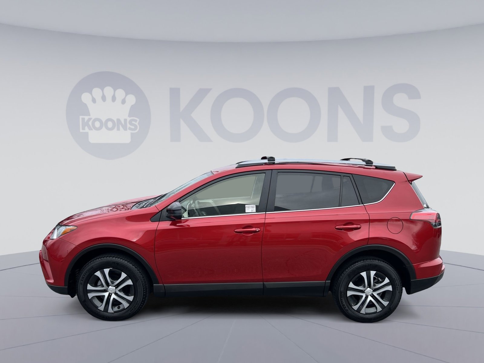 Used 2017 Toyota RAV4 LE image 2