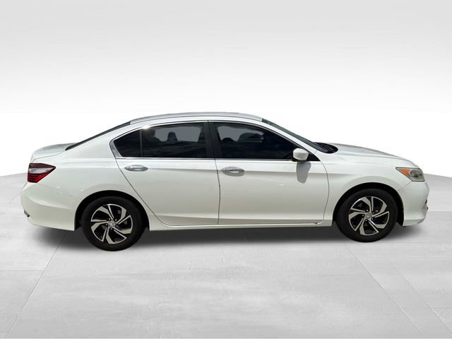 Used 2017 Honda Accord LX image 10