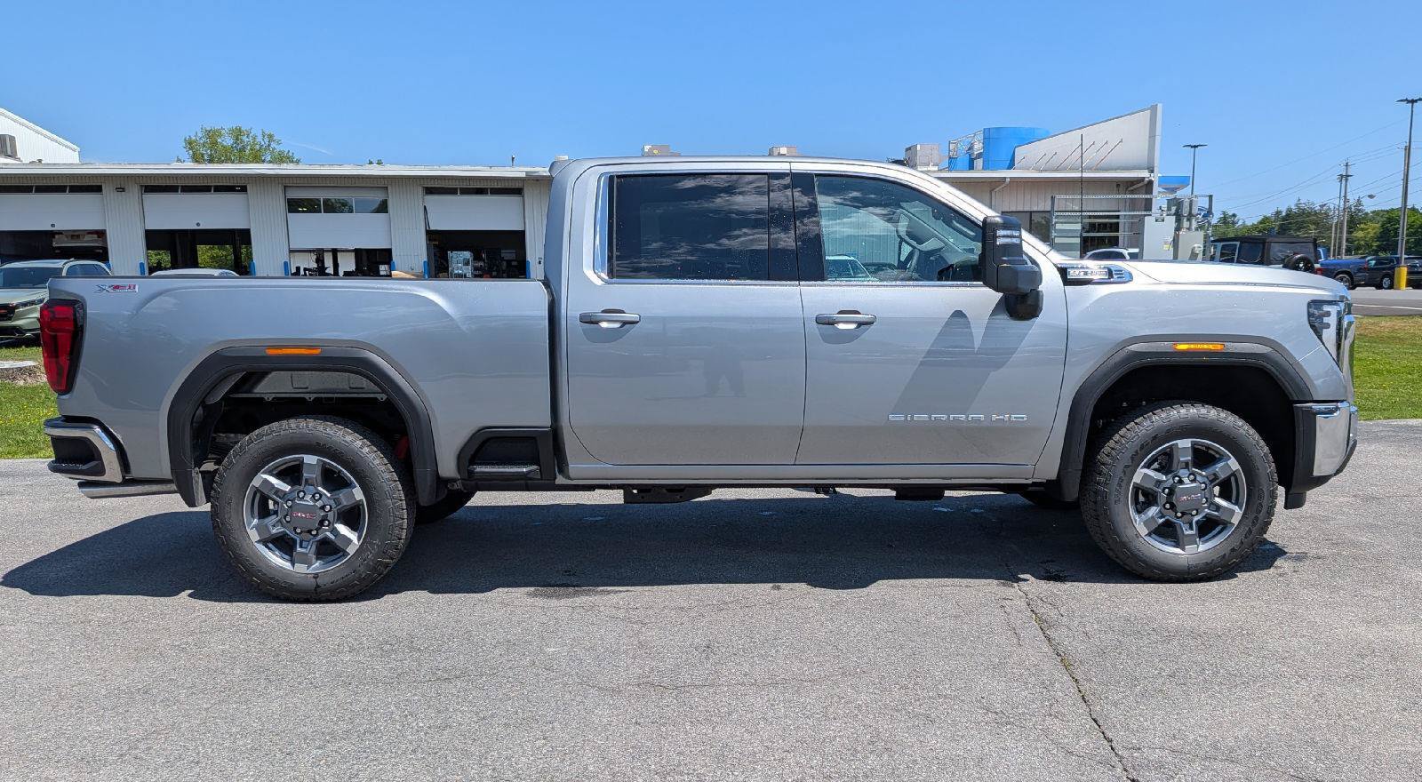 New 2026 GMC Sierra 2500 SLE w/ SLE Value Package; AWD/4WD image 6