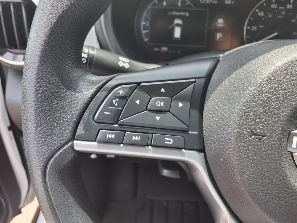 Used 2023 Nissan Kicks SV FWD image 7