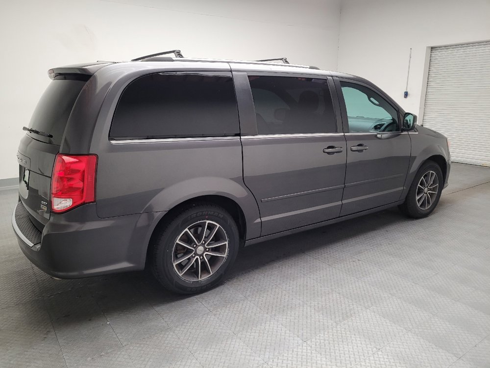 Used 2017 Dodge Grand Caravan SXT FWD image 10