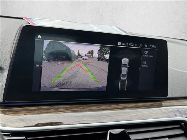Used 2020 BMW 530i xDrive w/ Premium Package AWD/4WD image 14