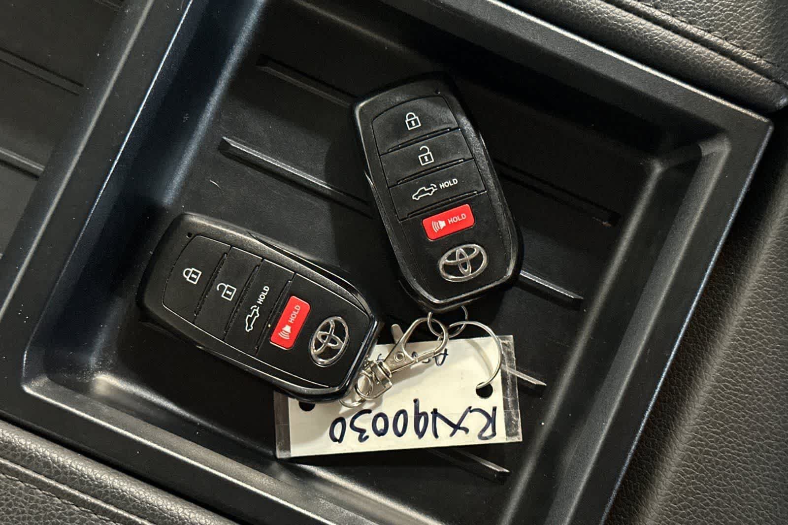 Used 2024 Toyota Tundra Limited AWD/4WD image 27