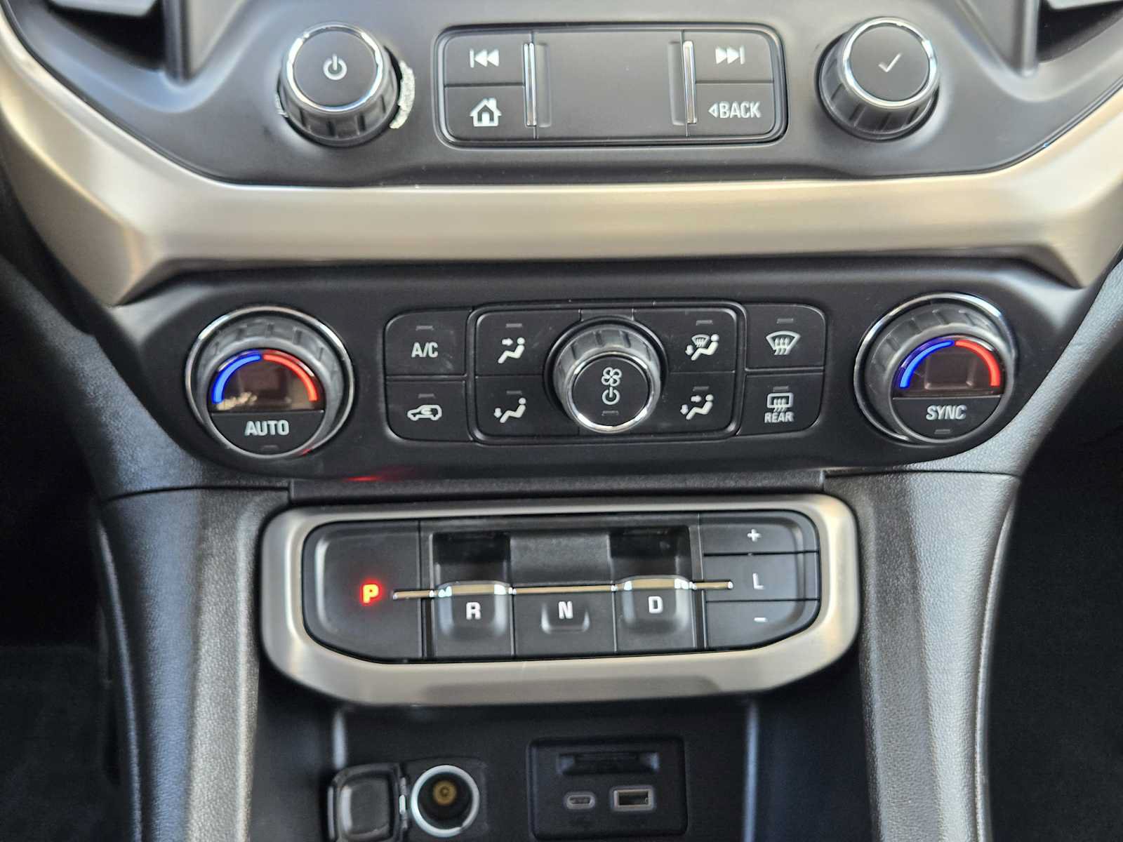 Certified 2021 GMC Acadia Denali w/ Denali Technology Package FWD image 20