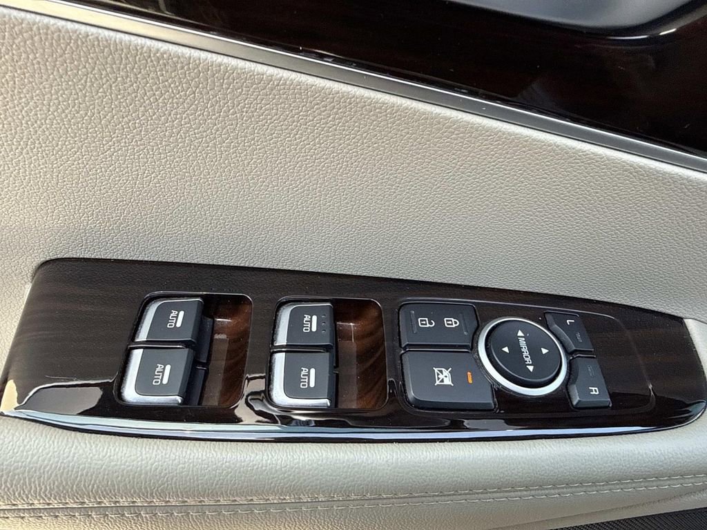 Used 2019 Kia Sorento LX w/ LX V6 Convenience Package image 19