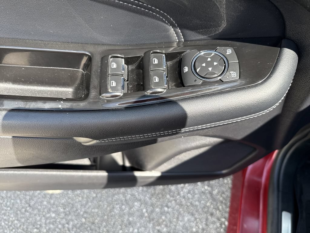 Used 2019 Ford Edge Titanium w/ Equipment Group 301A AWD/4WD image 11