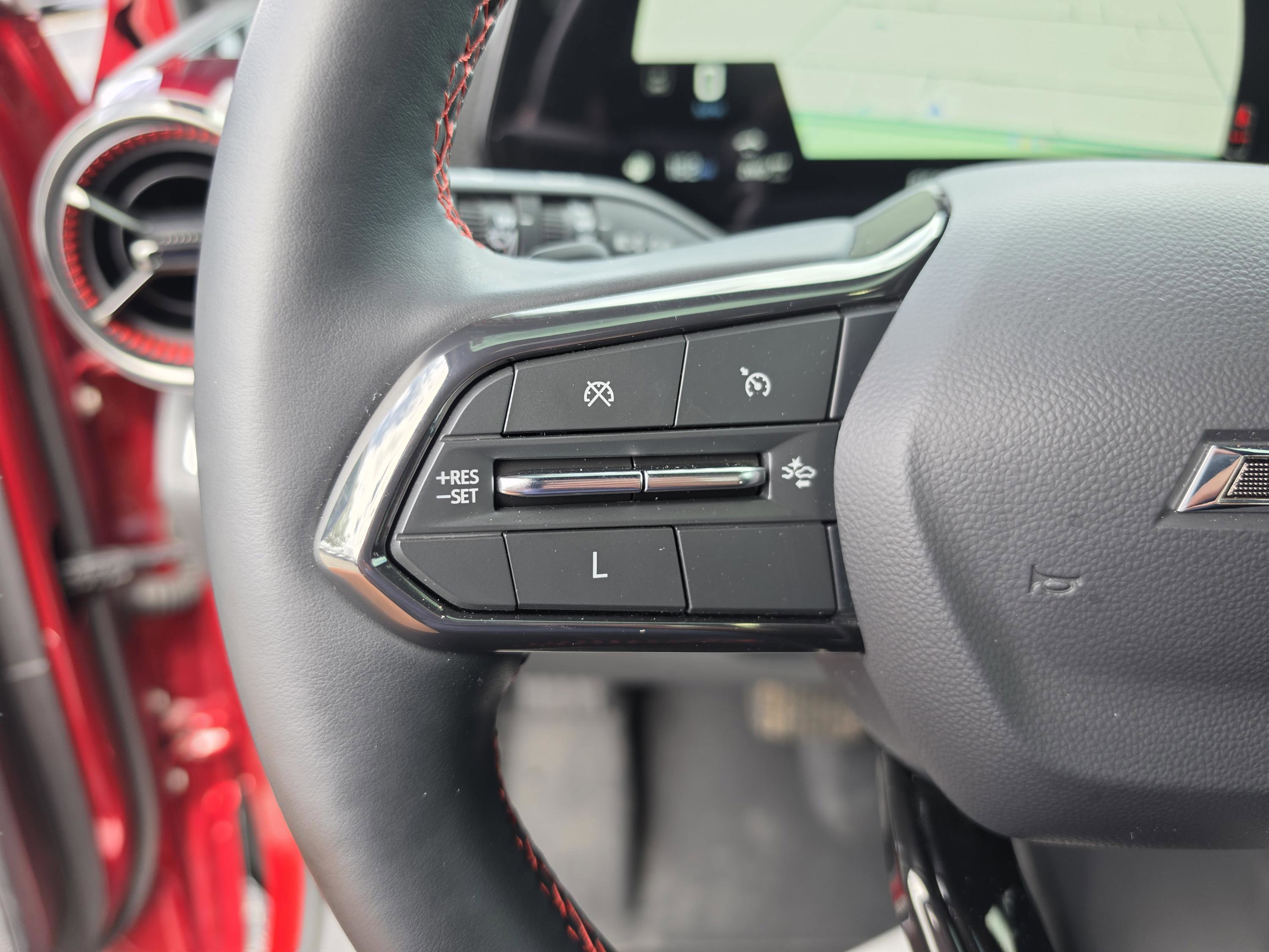 Used 2025 Chevrolet Equinox RS w/ Safety and Technology Package AWD/4WD image 34
