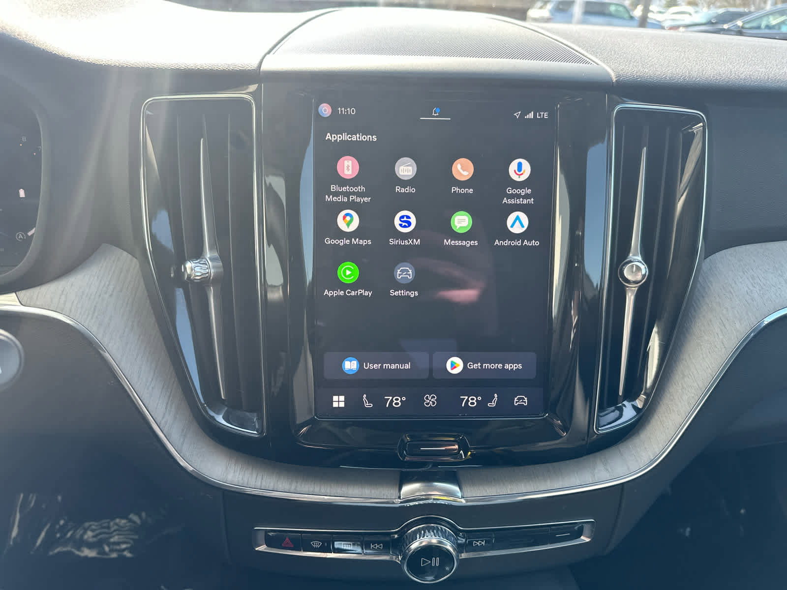 Used 2025 Volvo XC60 B5 Plus image 22