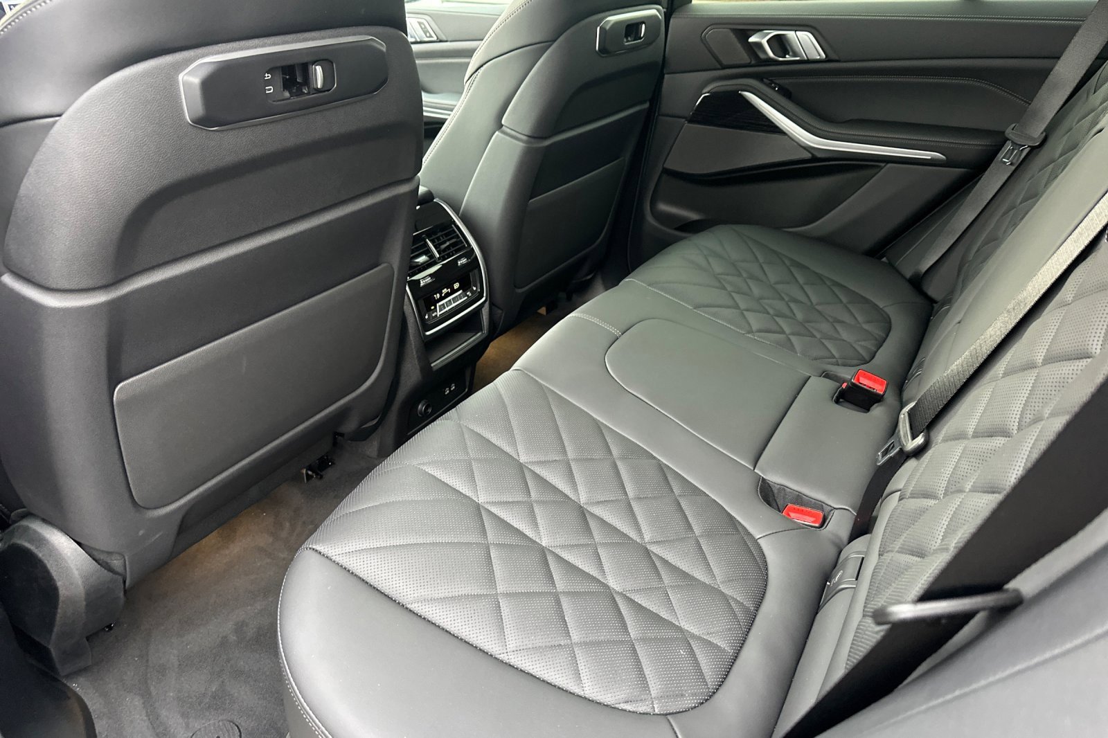 New 2026 BMW X5 xDrive40i w/ M Sport Package image 9