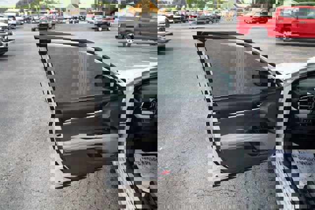 Used 2023 Toyota Camry SE image 10