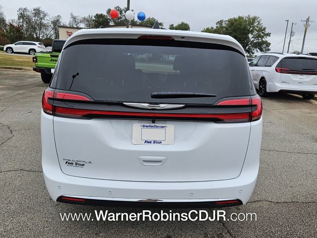 New 2026 Chrysler Pacifica Select FWD image 11