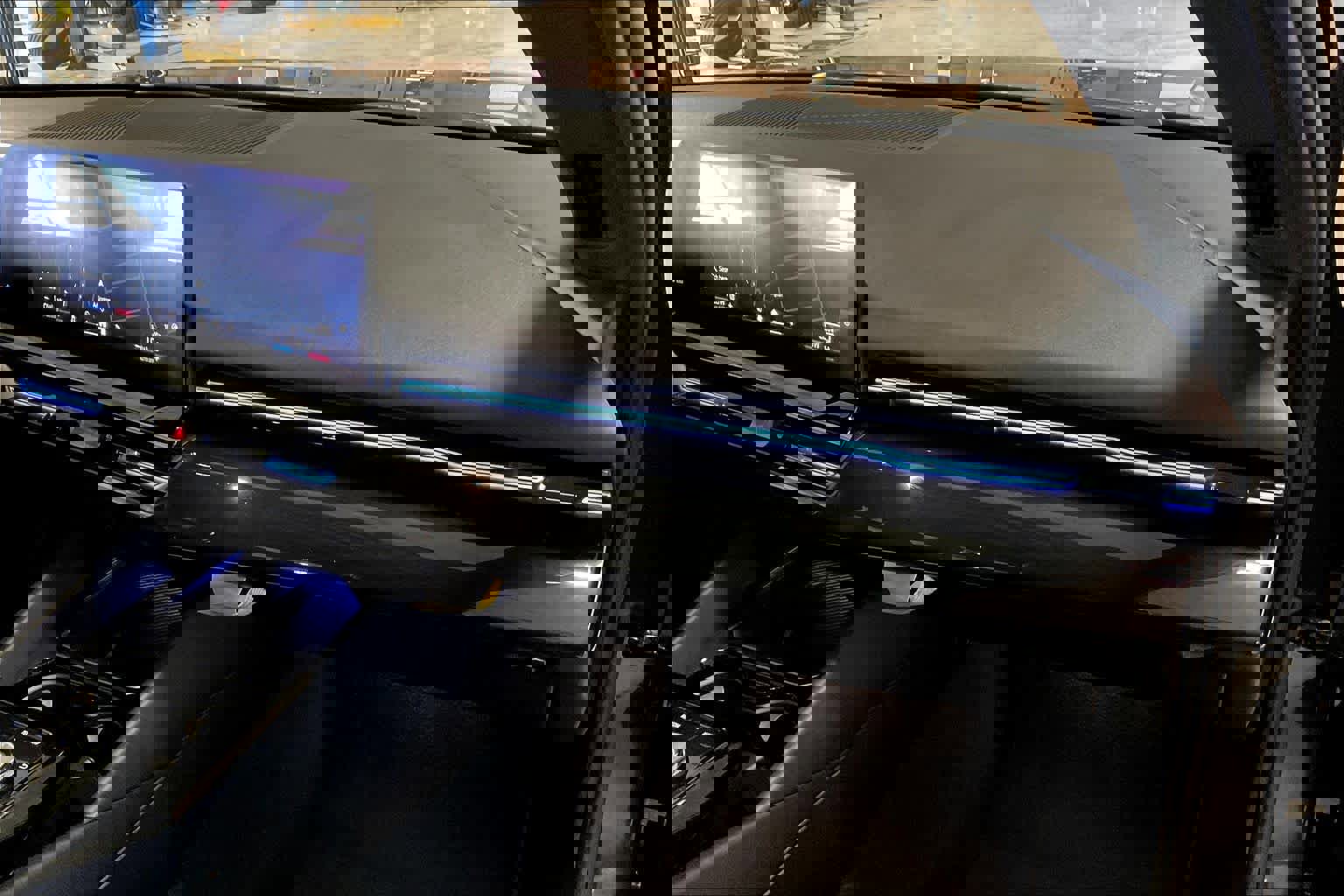 Certified 2025 BMW 530i image 17