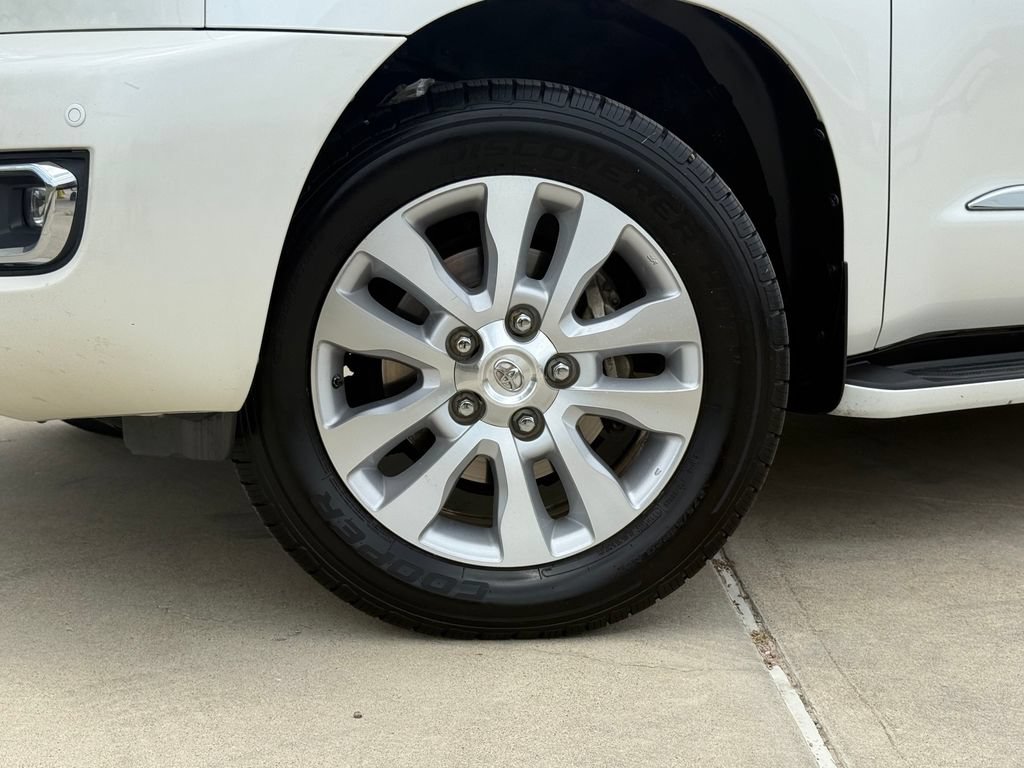 Used 2018 Toyota Sequoia Platinum RWD image 8